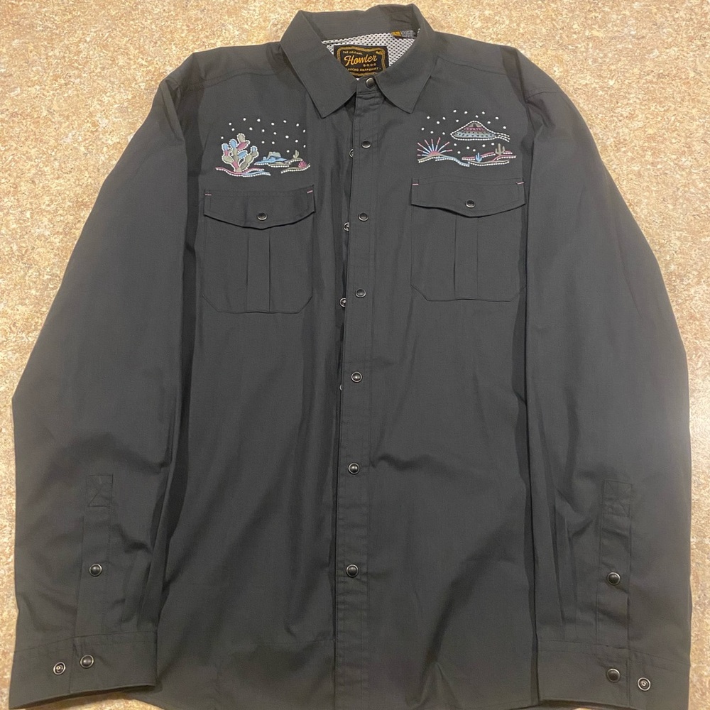 Howler bros shirt. Size large. Wore 1 time.
